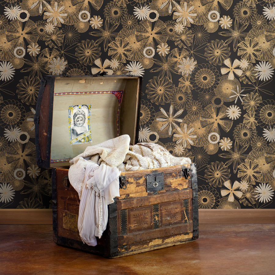 Spiro Trip Wallpaper, Metallic Gold & Ivory on Matte Black